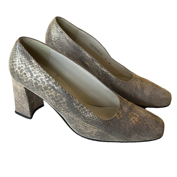 Stuart Weitzman Vintage Metallic Gold Faux Snakeskin Block Kitten Heels - 9 - Picture 14 of 14